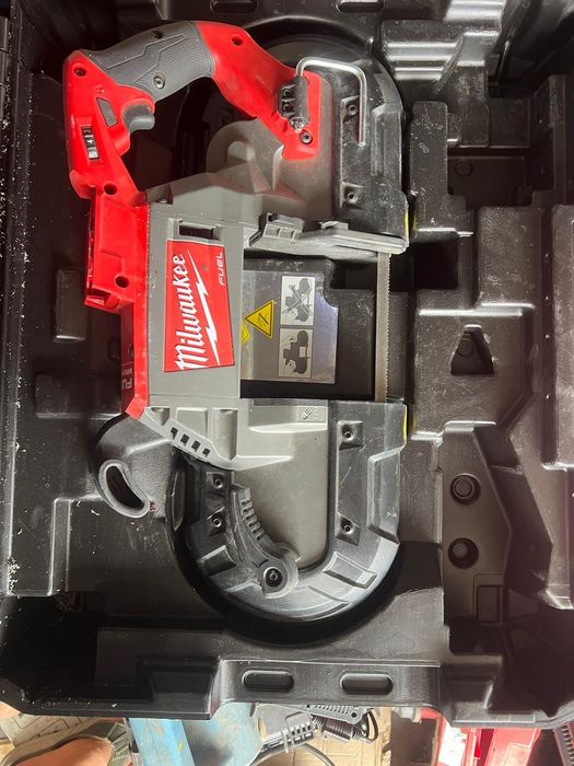 Corp  Fierastrau cu banda Milwaukee m18 CBS 125