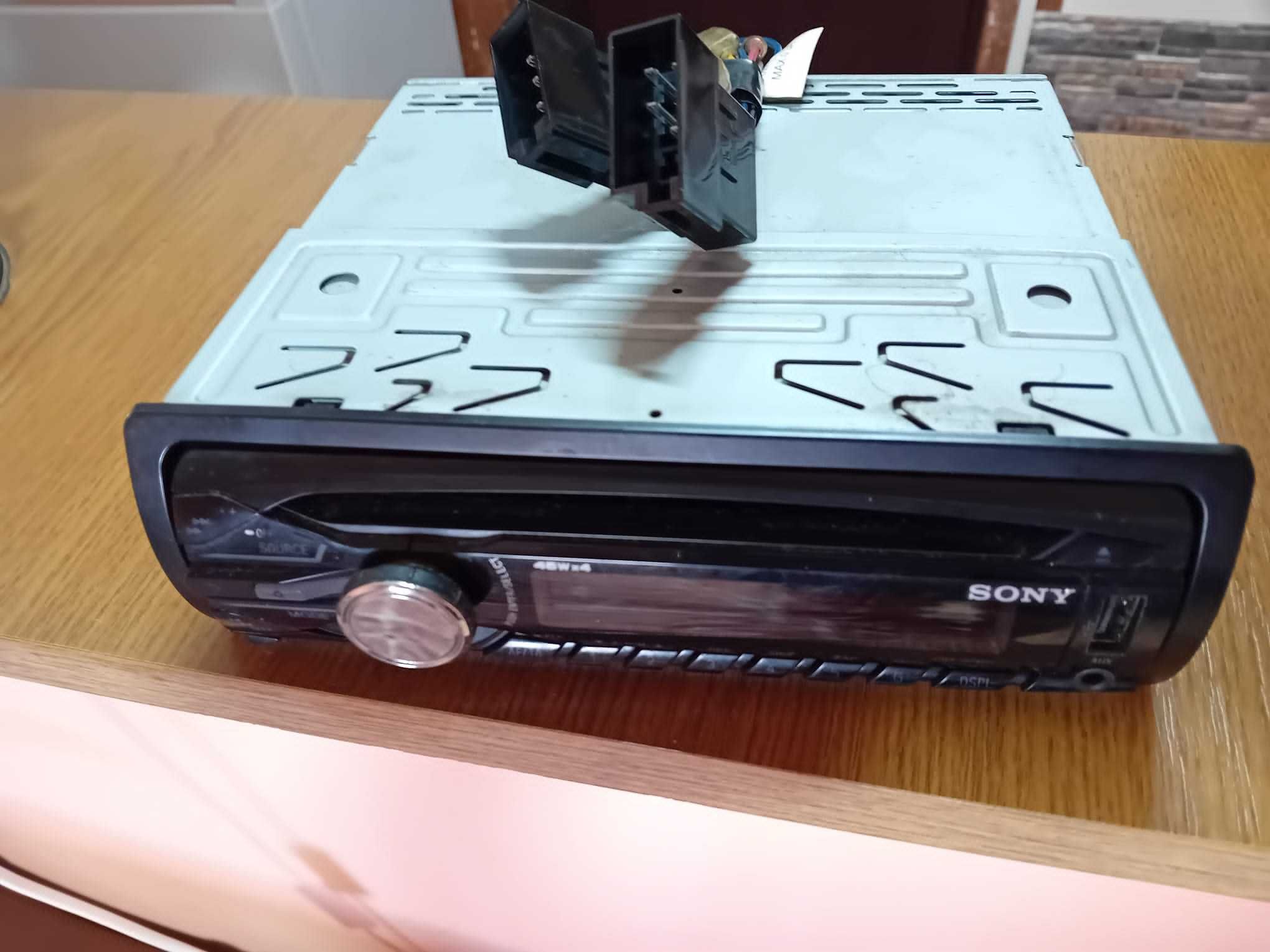 Consola ORIGINAL centrala dacia duster 1 culoare maro si Radio cd SONY