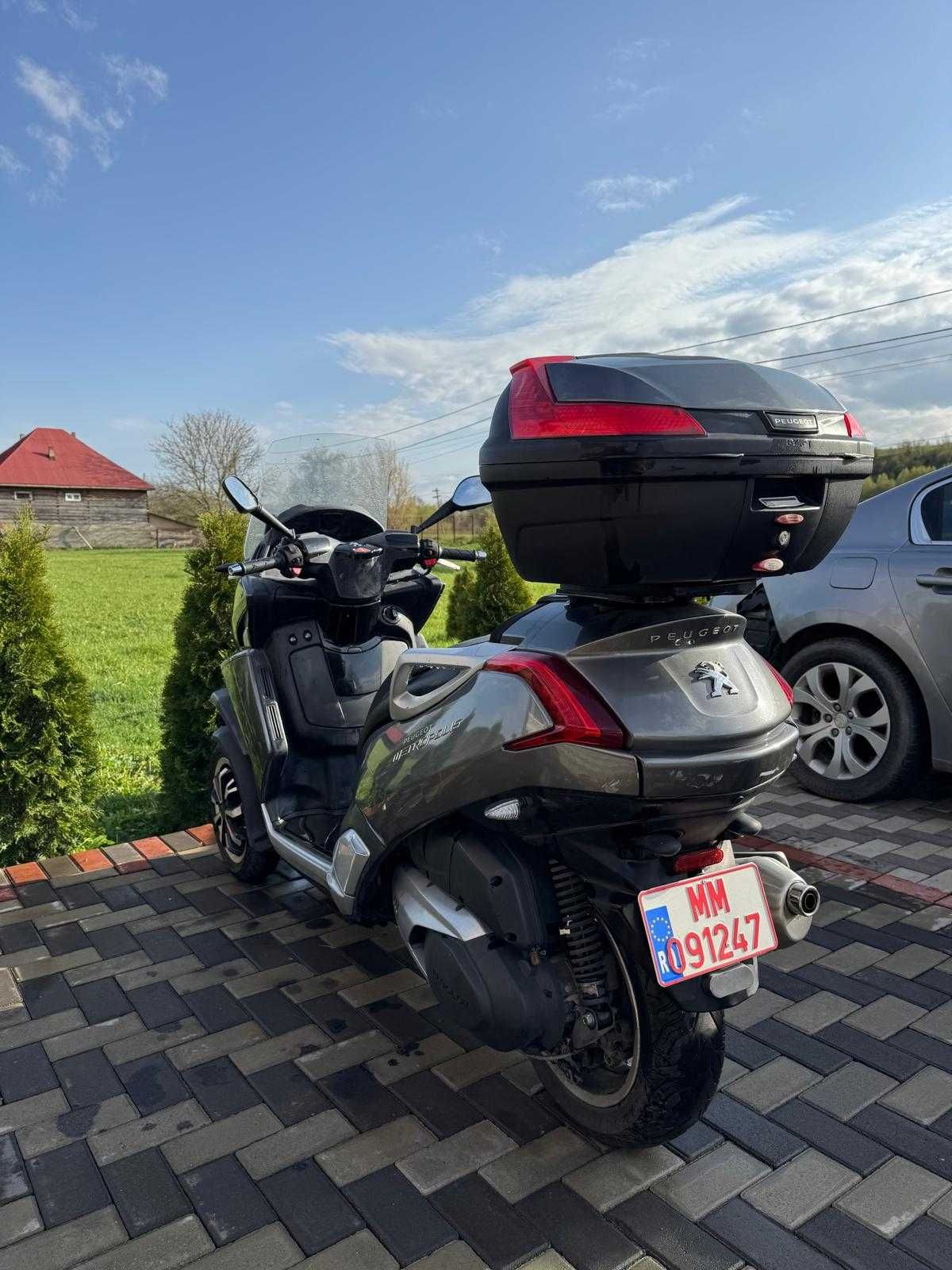 Peugeot Metropolis | Piaggio Yourban MP3