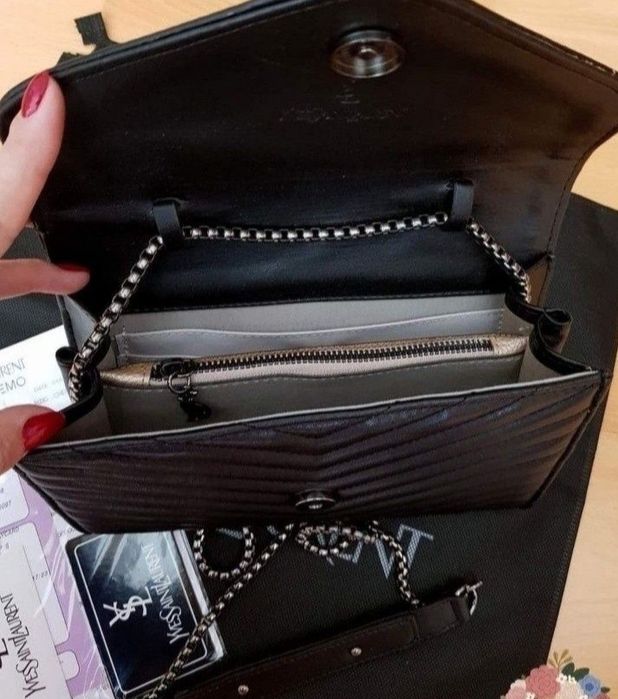 Geanta mini tip plic,accesorii metalice, etichetă, saculet