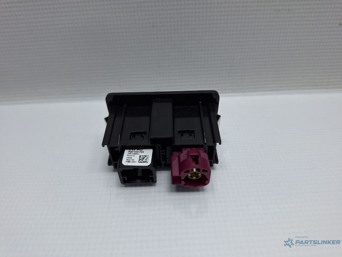 Mufa USB VOLKSWAGEN PASSAT Variant 3G5 2014 - > TDI CRLB, DBGA, DFGA 5G0035222F , 5Q0035724