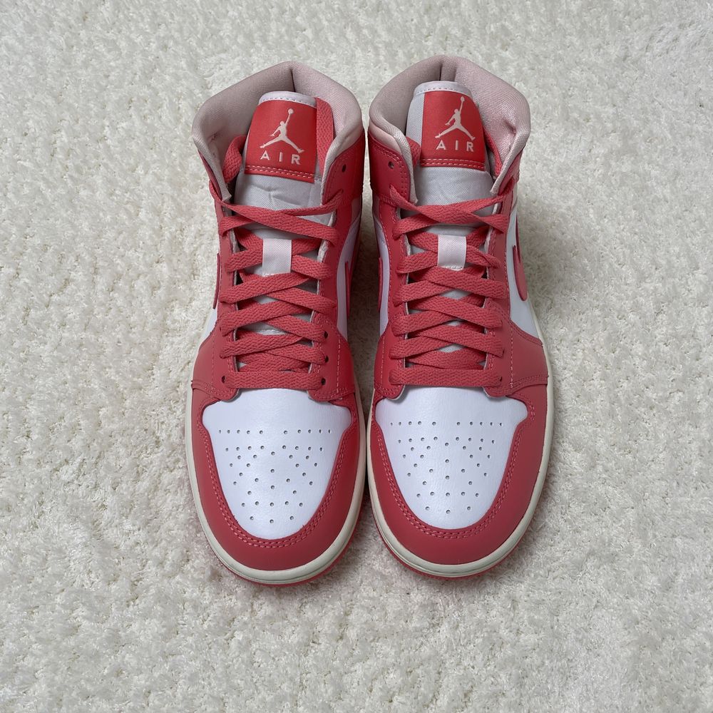 Jordan 1 Mid Strawberries & Cream