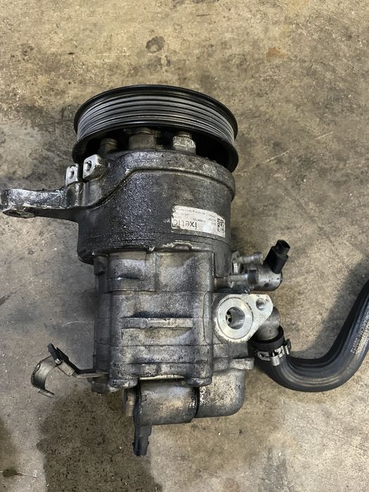 Хидравлична помпа БМВ Ф10/ Ф11 (pompa bmw f10)