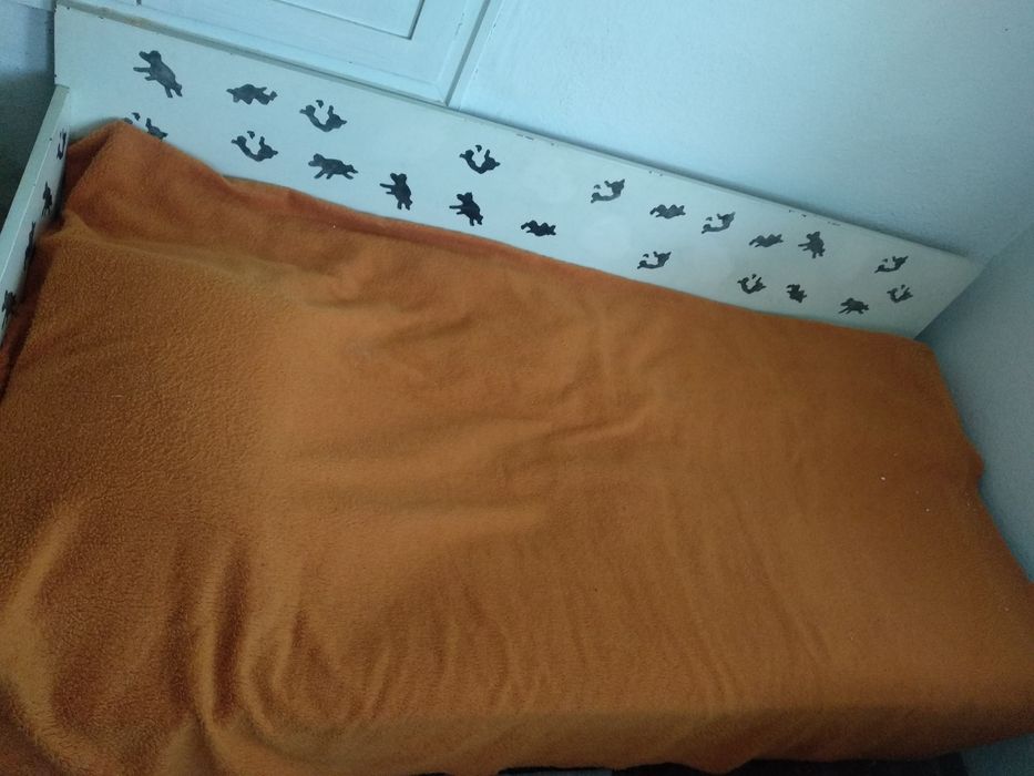 Легла един персон