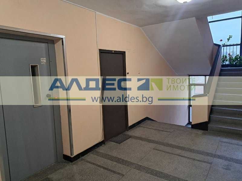 Продава се Двустаен апартамент в София, Оборище - 65 кв.м за 4077 €/кв.м - Снимка #16