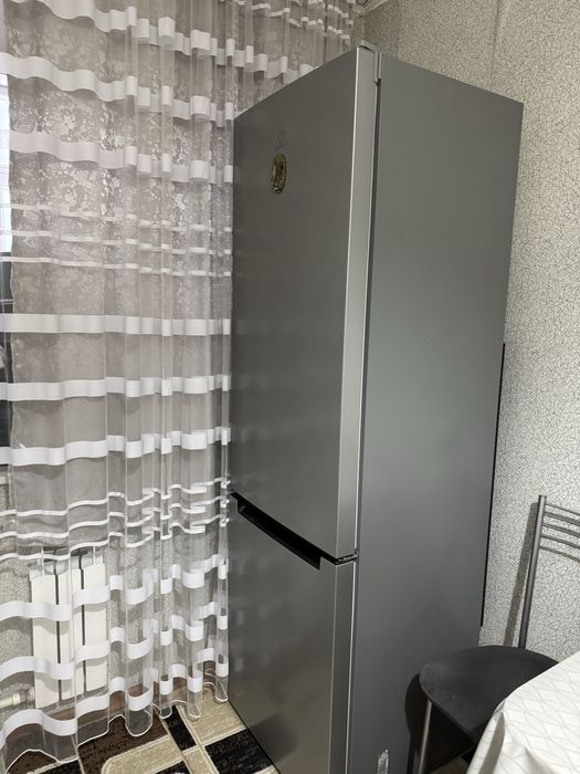 Холодильник новый