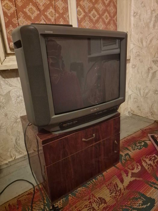 Продавам телевизор