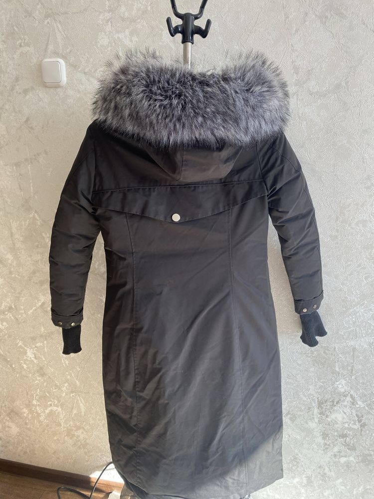 Продается зимняя женская куртка