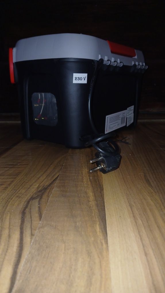 Sursa calculator instalata in trusa de scule