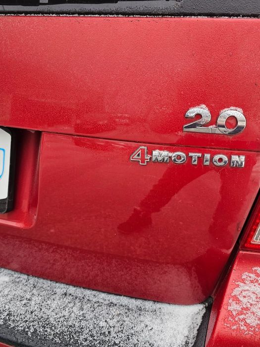 Se dezmembrează golf 4 2.0 benzina 4x4