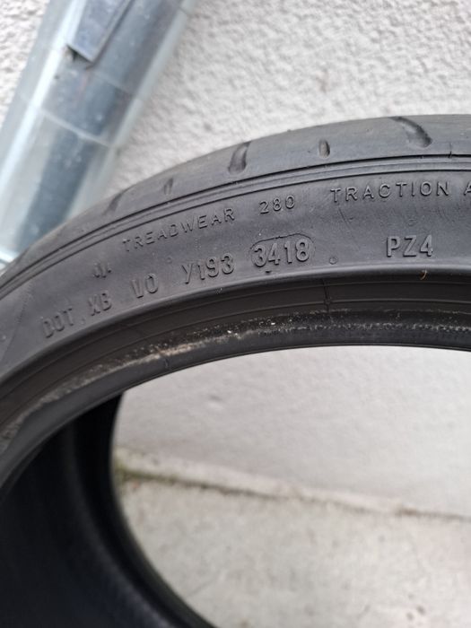 Vând anvelope vara Pirelli