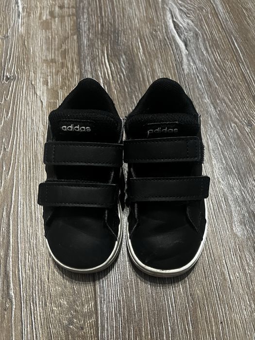 Обувки адидас/ adidas