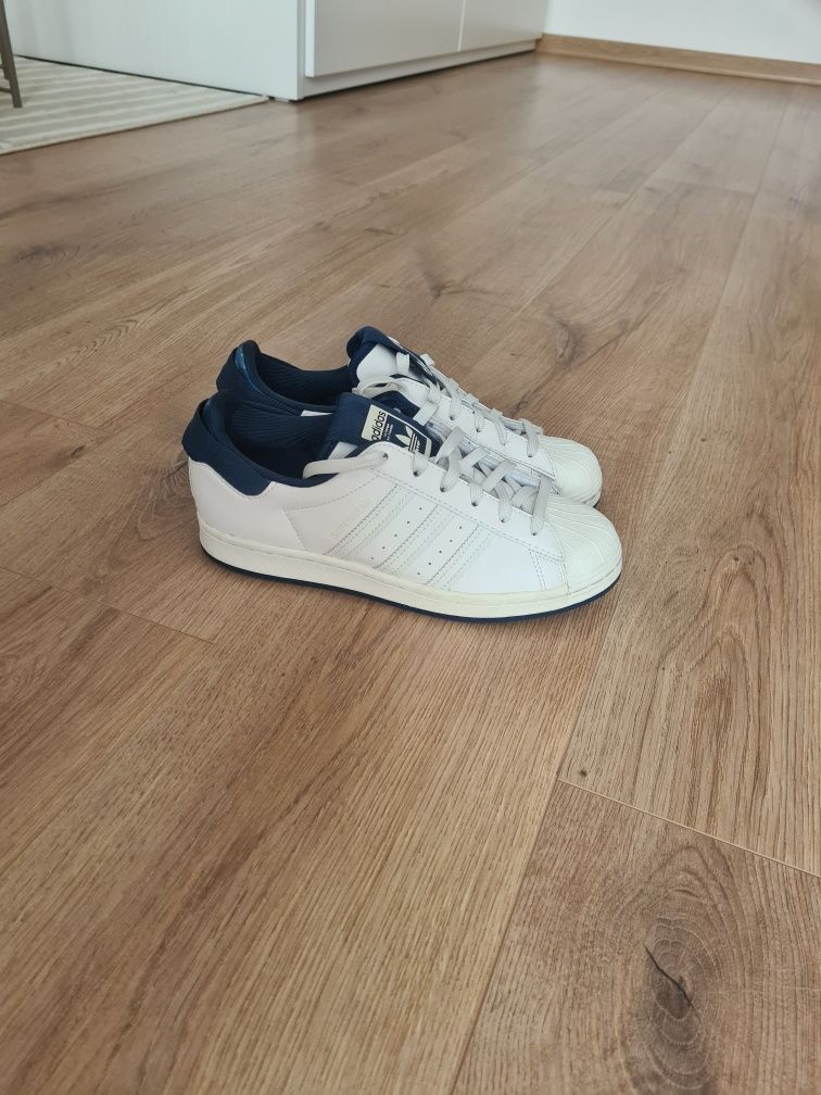 Adidas Superstar White/Navy blue