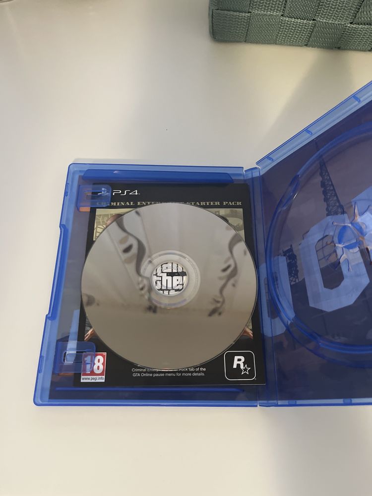 Продавам gta5 три пъти в ползвана