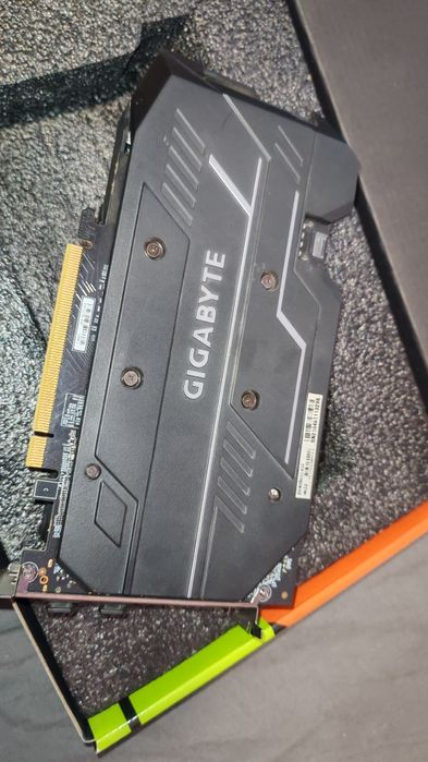 RTX 2060 6GB OC Gigabyte + Cutie Originala