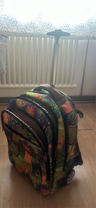 Trolar noua  de scoala