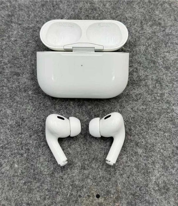 Слушалки Apple Airpod 2. Оригинални слушалки на Apple второ поколение.