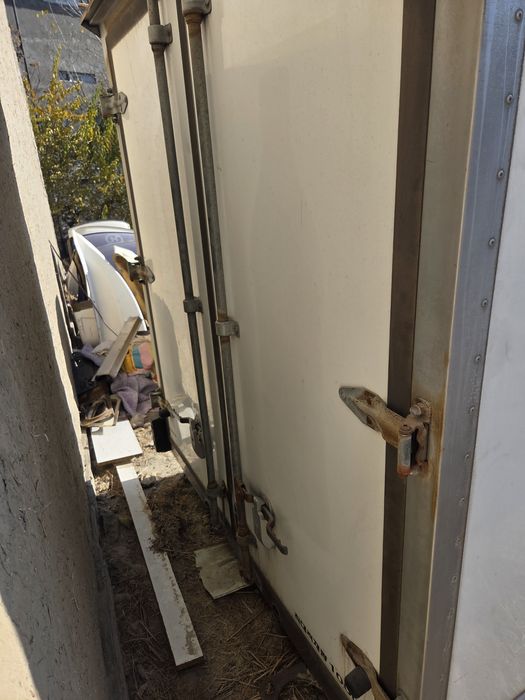 Кия бонго халадник сотилади