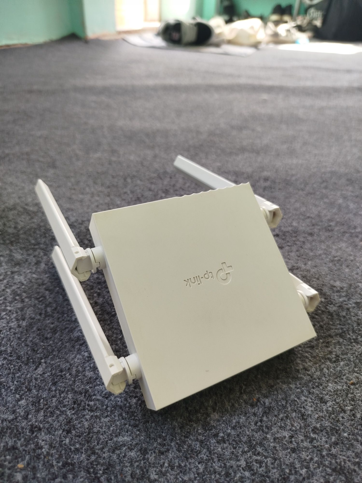 Двухдиапазонный WI-FI  роутер tp-link Archer C24, AC750