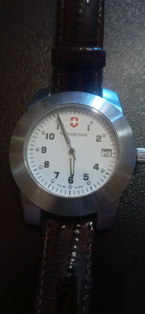 Швейцарски часовник Victorinox