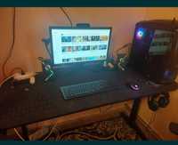Setup gaming PC+monitor+boxe, cameră
