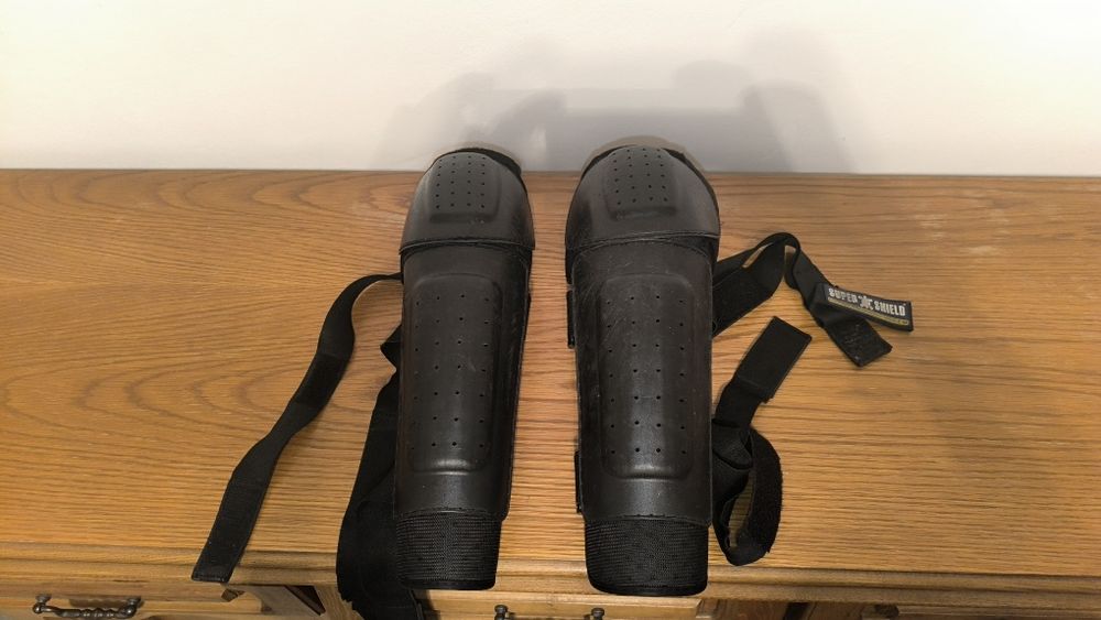 Protectii tibiere genunchiere