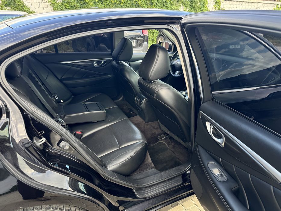 Infiniti Q50 2,2 cdi motorizare Mercedes