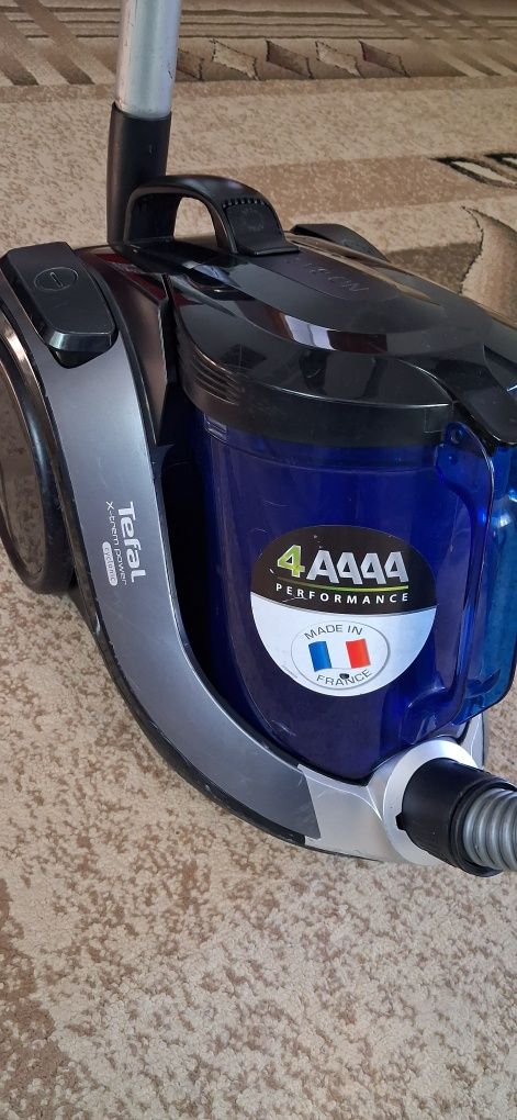 Пылесос Tefal...