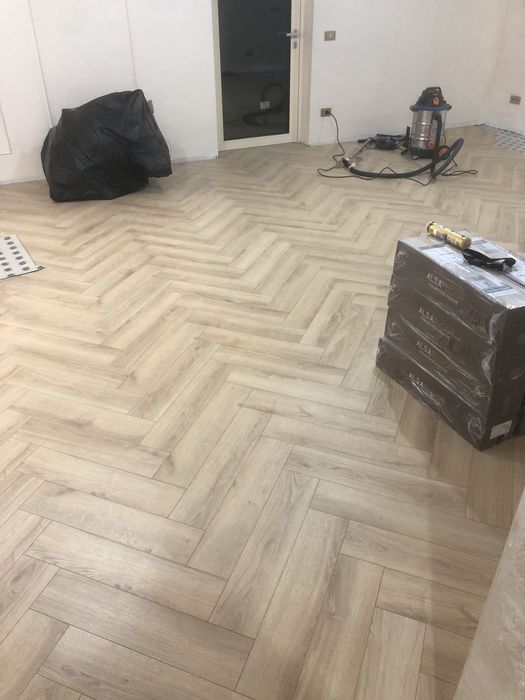 Montez parchet plinta usi