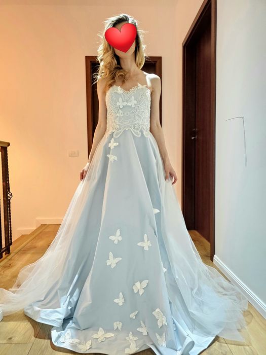 Model: FLUTURI ÎN LUMINĂ

O rochie ca o poveste în care fluturii danse