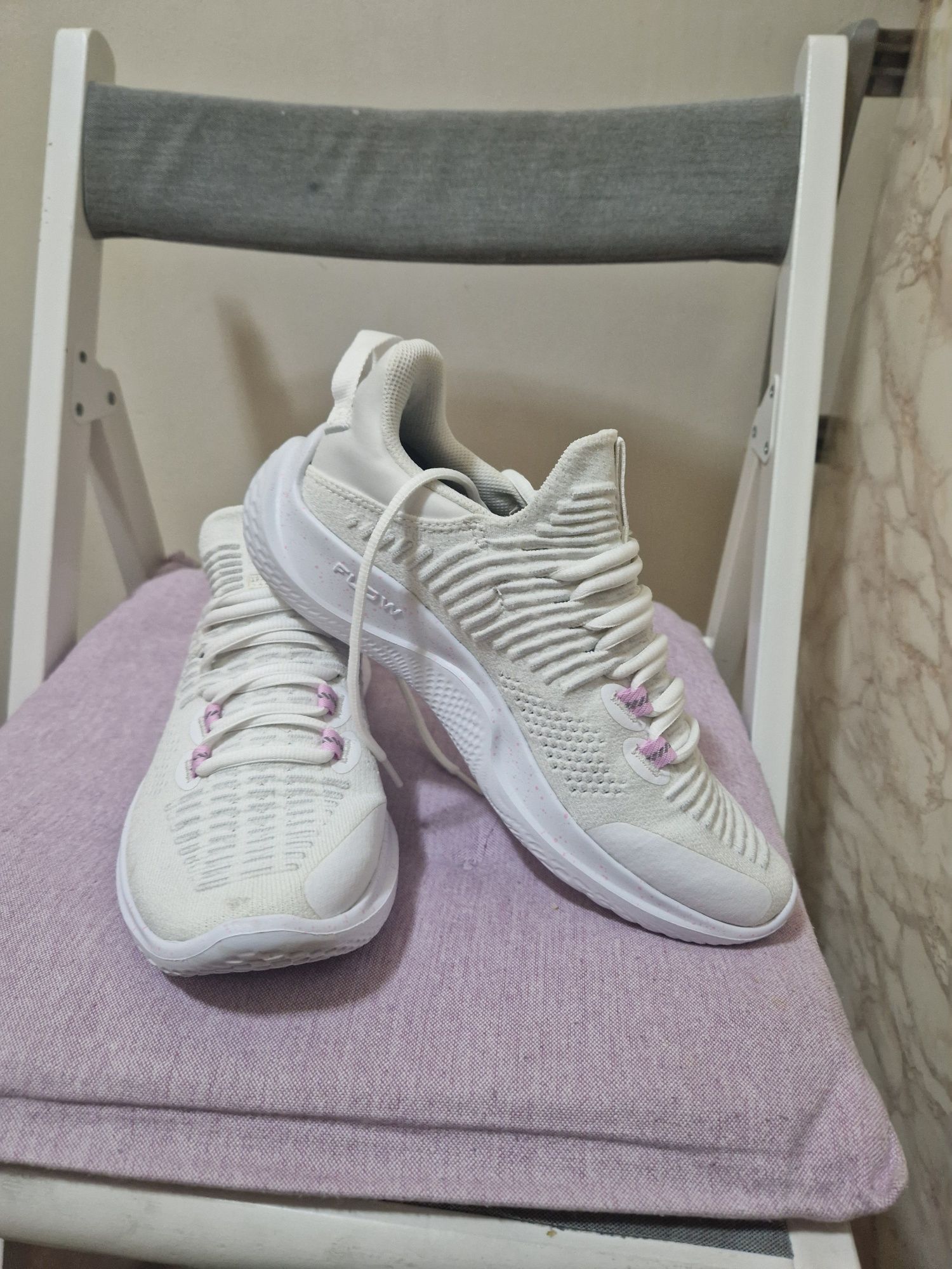 Adidasi Under Armour 38