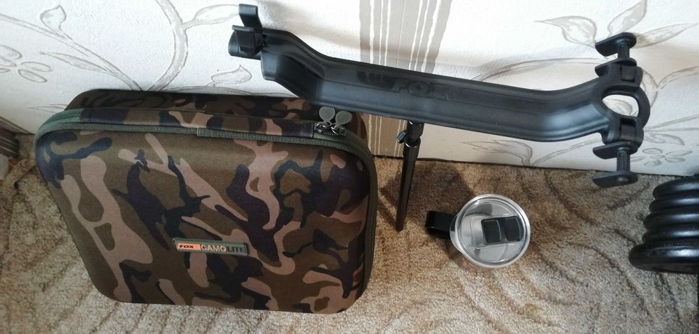 Нови FOX-кутия, стойка, колче, чаша, куки FL