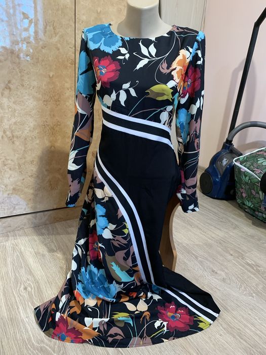 Платья вечерние элегантные р.42, 44, 46