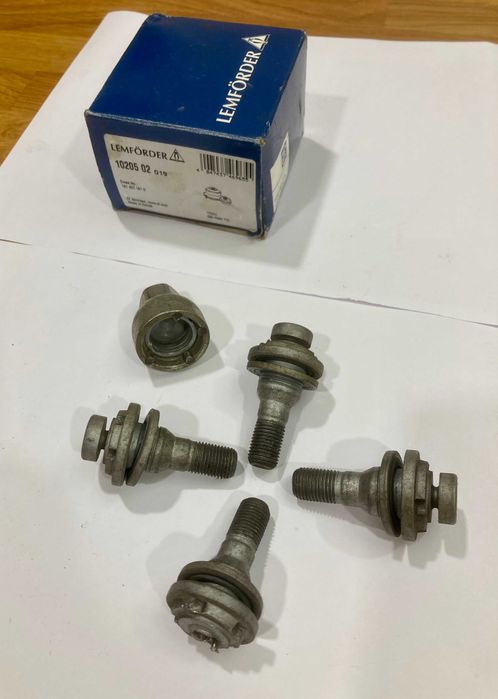 Болтове за джанти Пежо / Ситроен, оригинални - 16 бр + 4 бр секретни