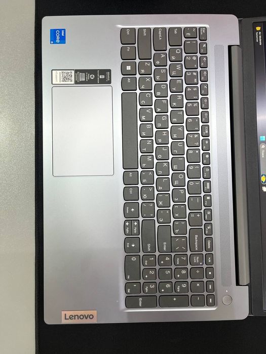 Ноутбук Lenovo i5-1335U 8/512gb Turbo 4.60ghz + сумка, коврик, 2 мышки