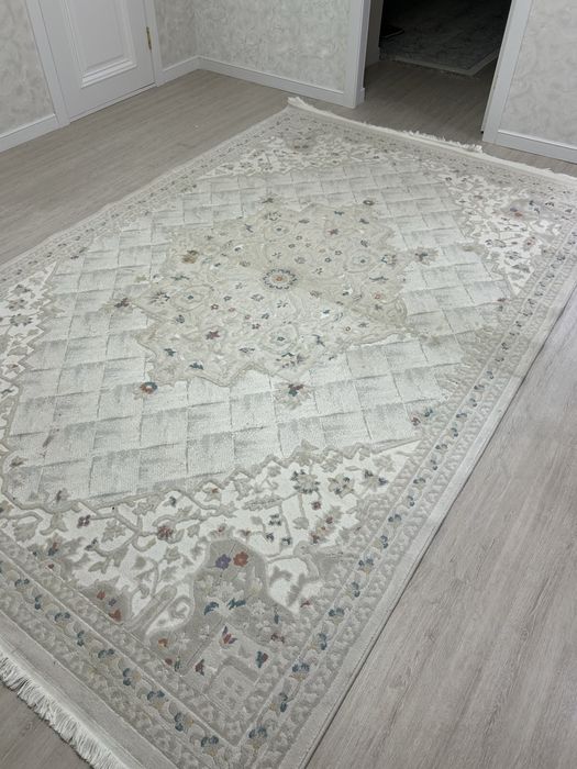 Кілем, размері 2*3 таза ұсталған