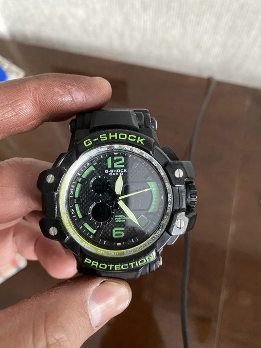 Наручные часы CASIO.