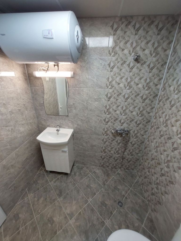 Дава се под наем Тристаен апартамент в София, Левски - 68 кв.м за 612 € - Снимка #2