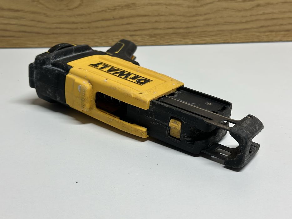 Adaptor DEWALT Magazie De Suruburi DCF6202 Stare buna