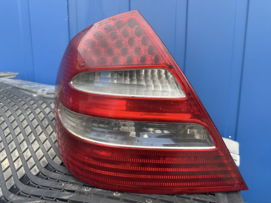 Стоп за Мерцедес w211