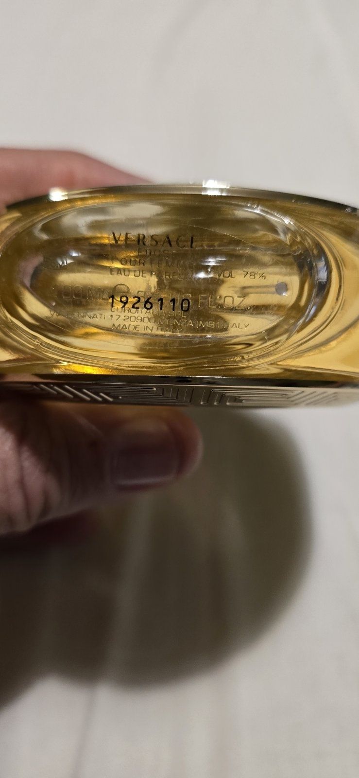 Продавам Дамски Парфюми.