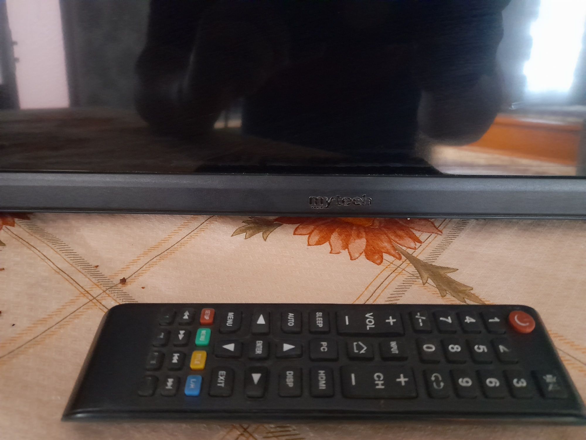 Televizor sotiladi!