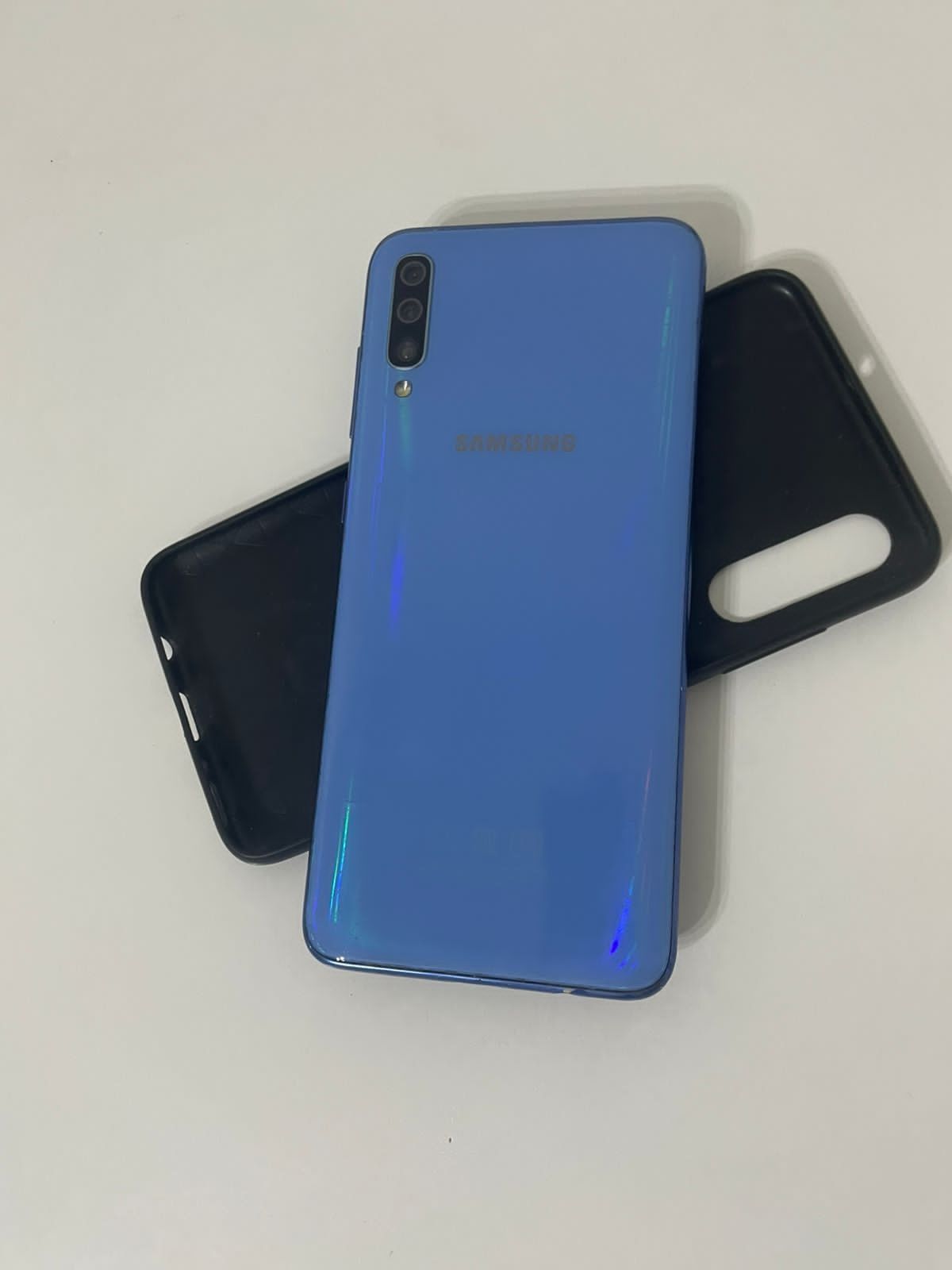 Продам Samsung A70