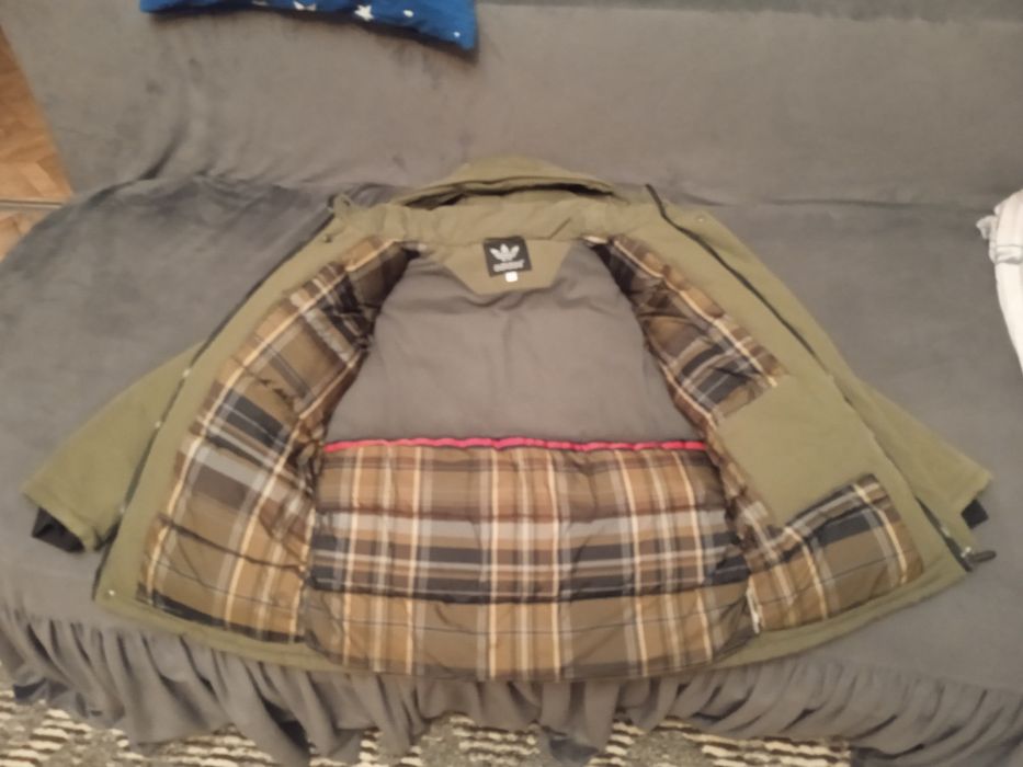 Продам зимнюю куртку подростковую