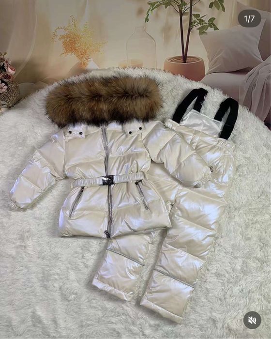 Продам комбенезое Moncler размер подойдет на 100-110.