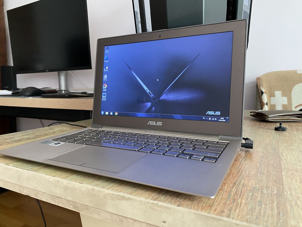 Ноутбук Asus ZenBook