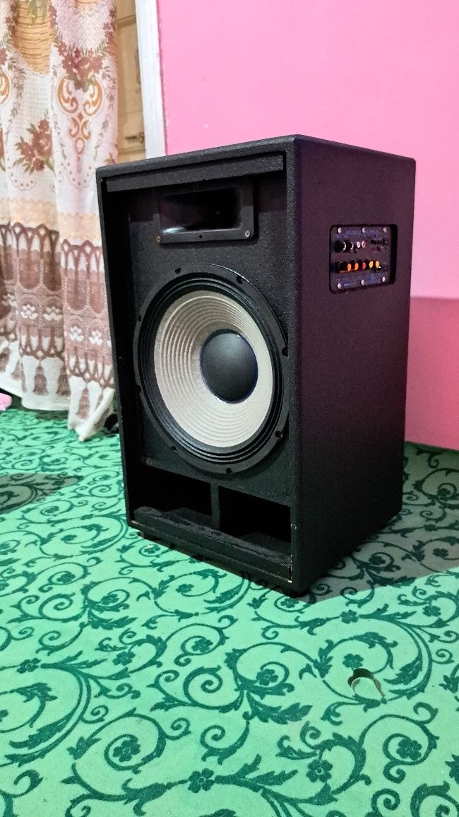 12 dyum jbl dinamik xolati ideyal usiliteli o'zida  narxi 1.800 ming