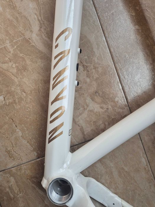 Продавам велжсипедна рамка canyon stoic радмер L