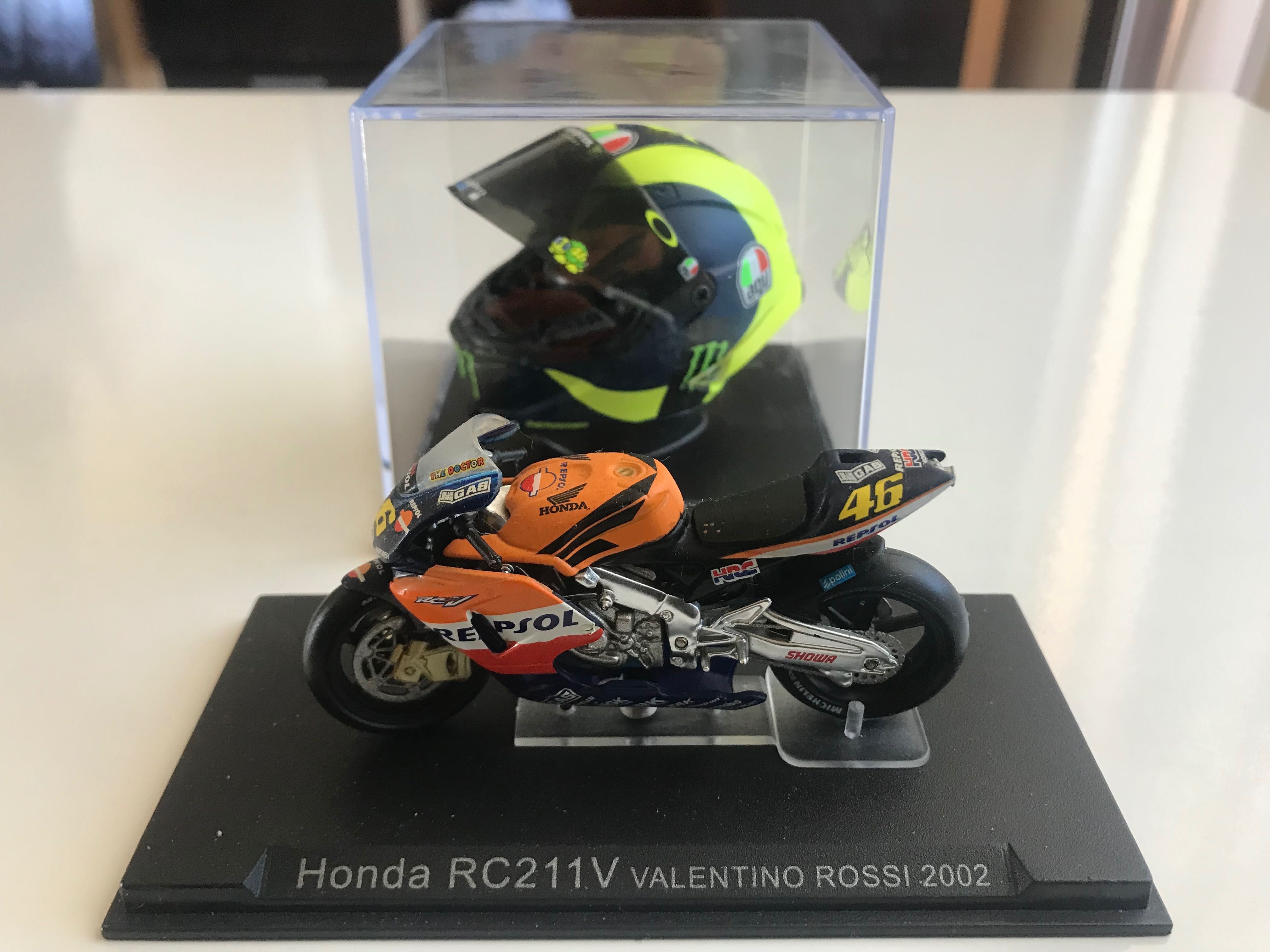 РАЗПРОДАЖБА Каски J.LORENZO и Valentino Rossi AGV Season 2018 1/5