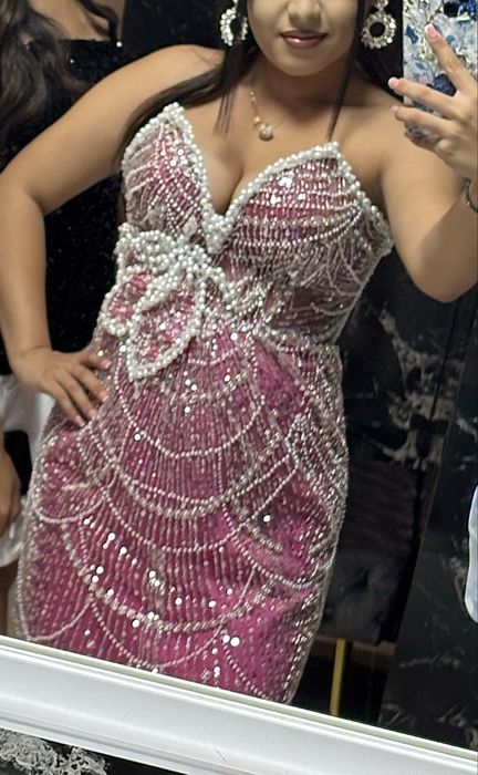 Rochita roz cu plasa din paiete si perle